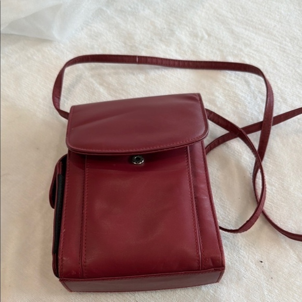 Buxton Burgundy Leather Crossbody/Bag/Wallet